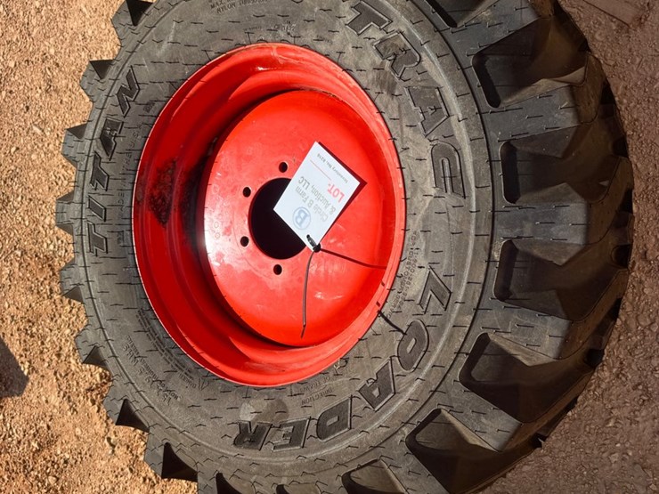 #8216-•-trac-loader-15x19.5-tractor-tire-image-1