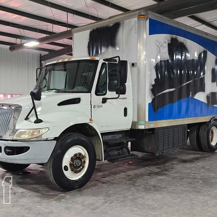 2011 INTERNATIONAL DURASTAR 4300