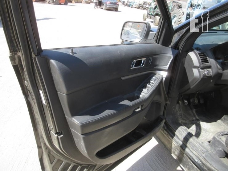 2014-ford-explorer-image-13