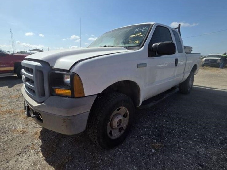 2006-ford-f250-image-1