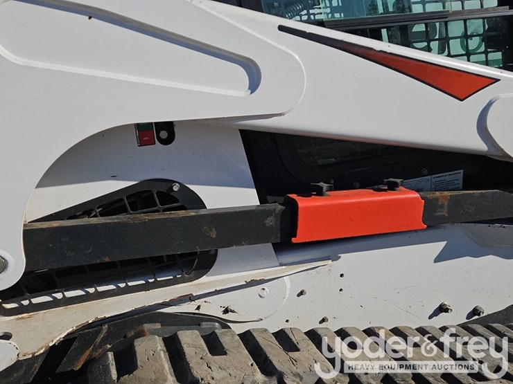 2022-bobcat-t870-image-14