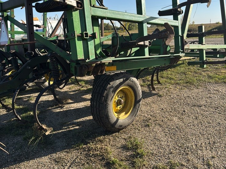 john-deere-1060-image-10
