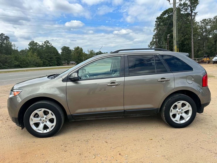 2014-ford-edge-image-2