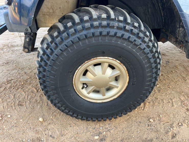 e-z-go-txt-electric-golf-cart-custom-lifted-image-26