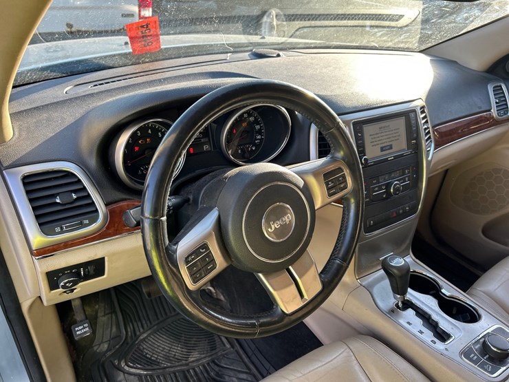 2012-jeep-grand-cherokee-image-50