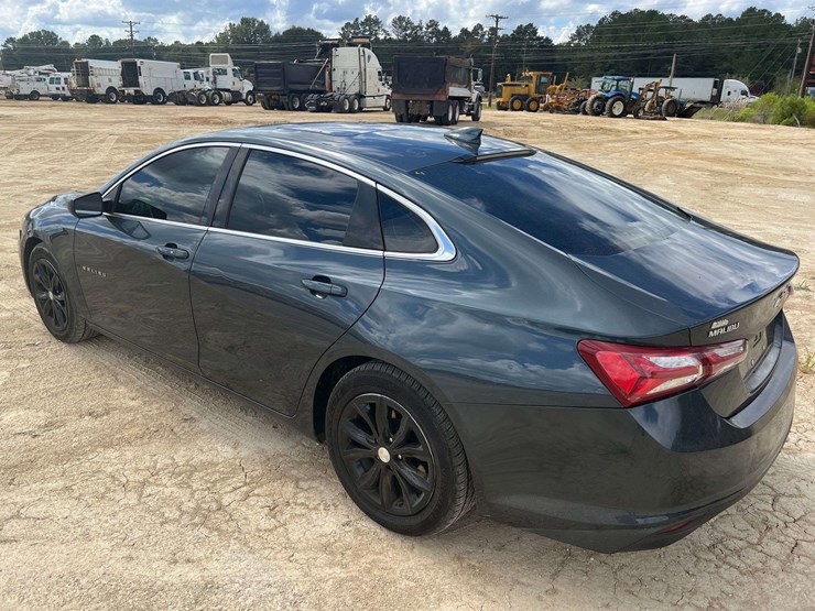2020-chevrolet-malibu-4-door-sedan-(140,570-miles)-image-2