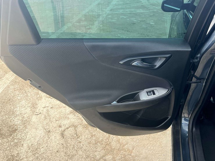 2020-chevrolet-malibu-4-door-sedan-(140,570-miles)-image-14