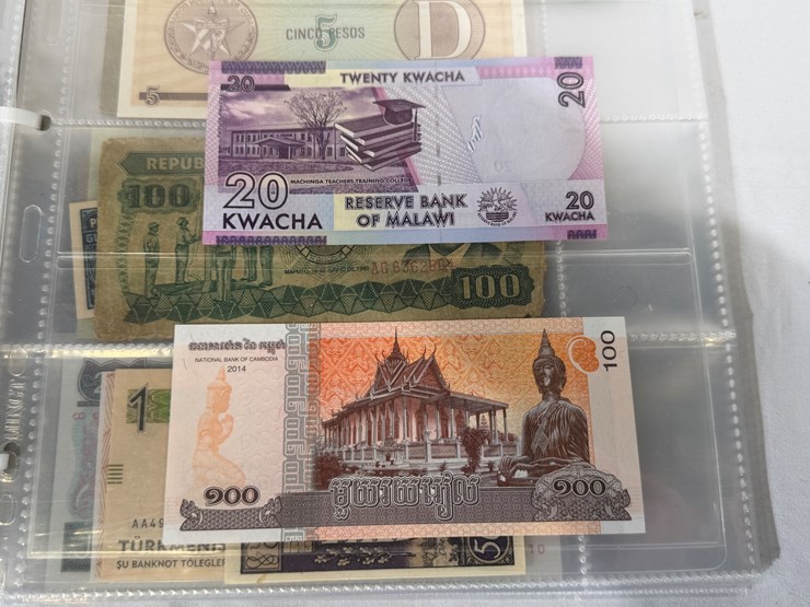 #40307-•-foreign-currency-bank-notes-image-94