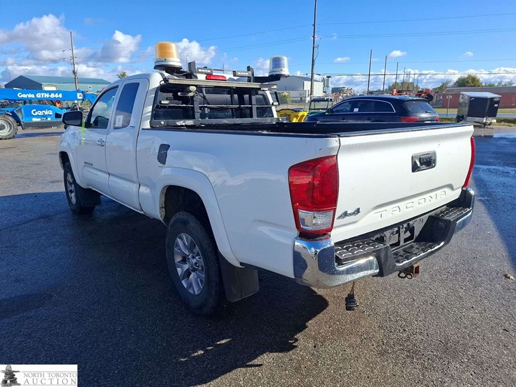 2016-toyota-tacoma-image-7