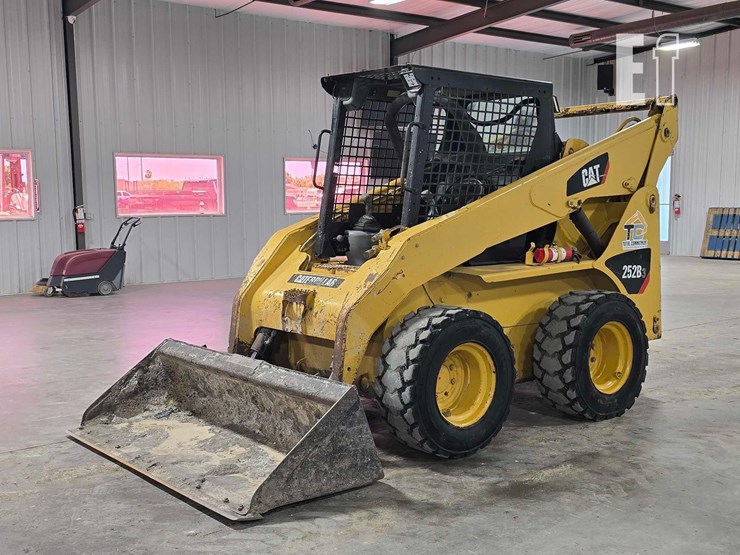 2012-caterpillar-252b3-image-1