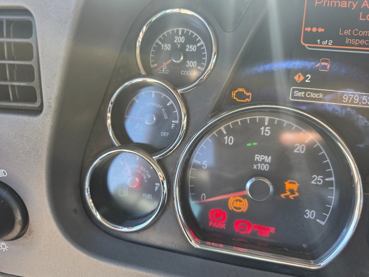 2014-peterbilt-579-image-55