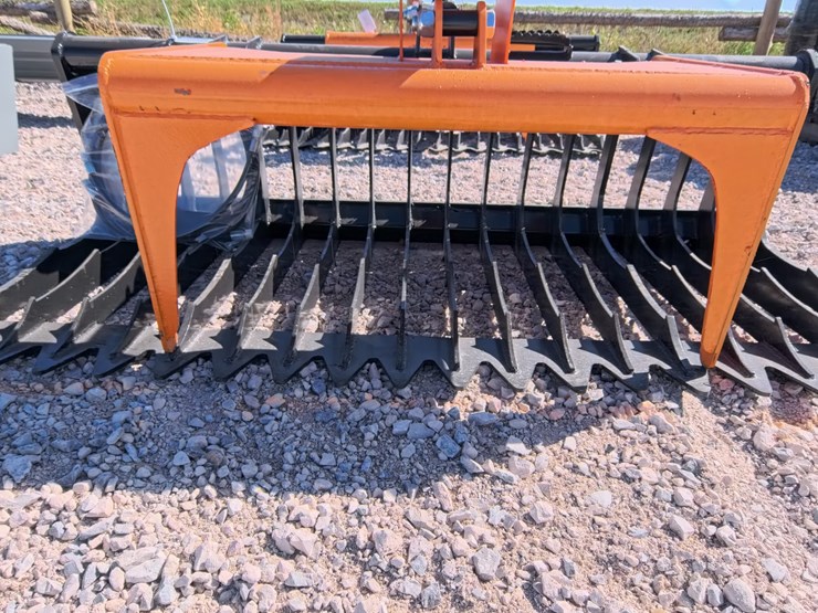 #3077-•-new-skid-steer-quick-attach-76-inch-skeleton-grapple-image-5