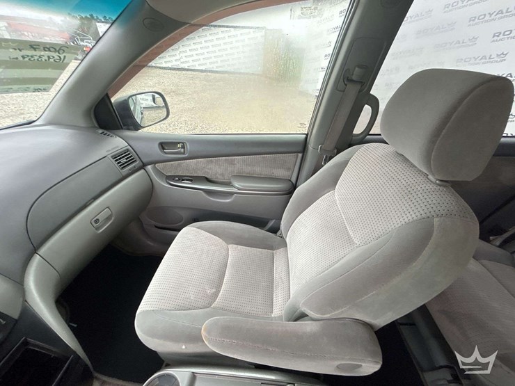 2007-toyota-sienna-image-20