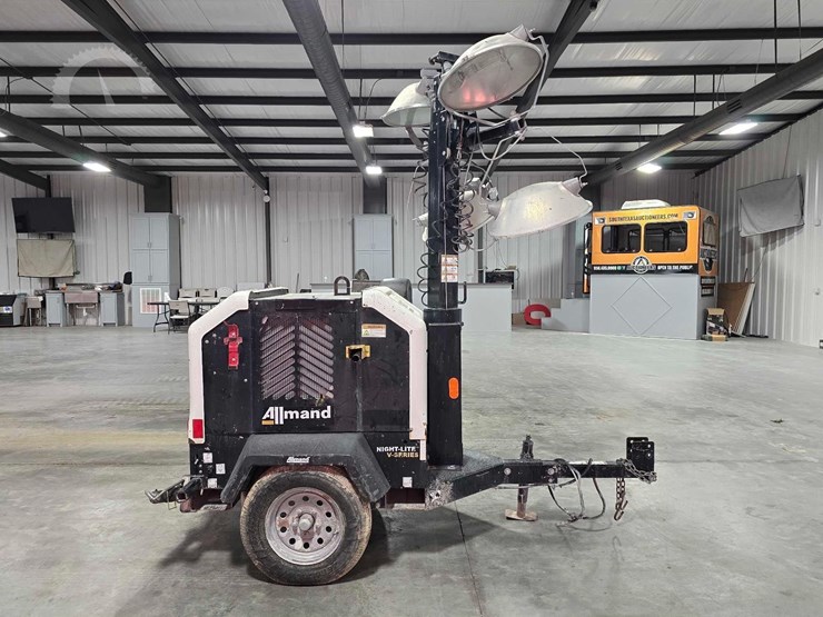2018-allmand-bros-night-lite-v-series-nlv-image-6