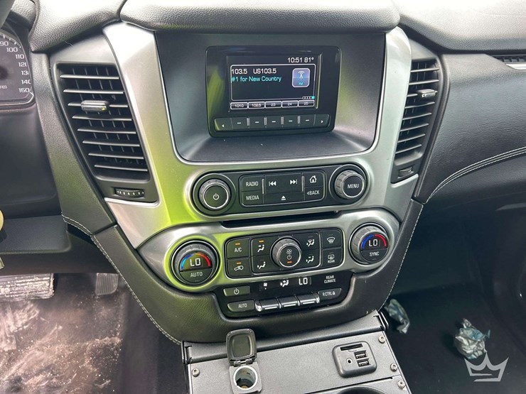 2016-chevrolet-tahoe-image-18