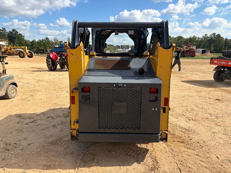 2021-john-deere-318-image-6