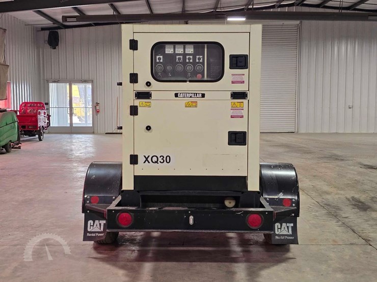 2015-caterpillar-xq30-8-image-8