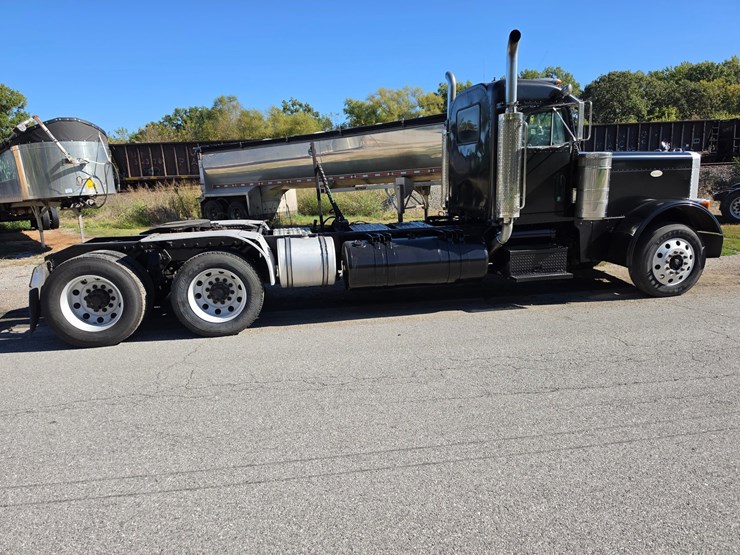 1999-peterbilt-379-image-17