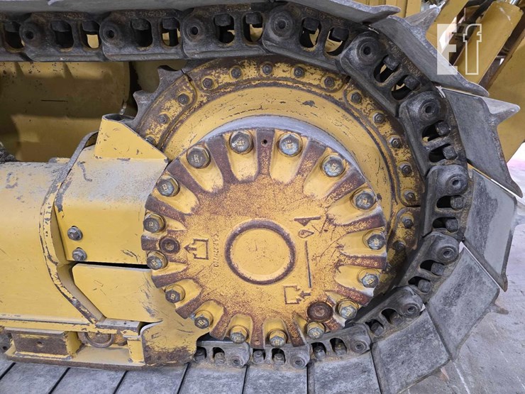 2023-caterpillar-d1-image-28