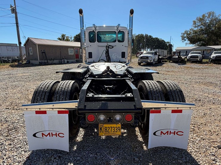 2024-kenworth-t880-image-8
