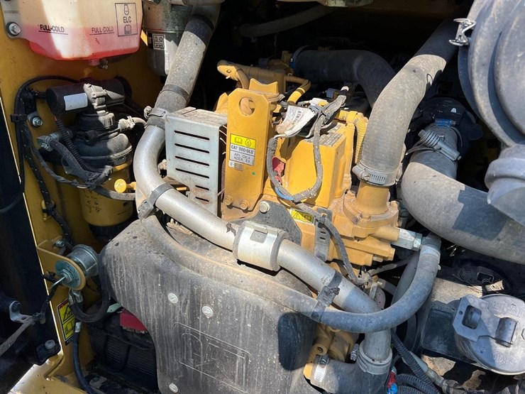 2019-caterpillar-259d3-image-15