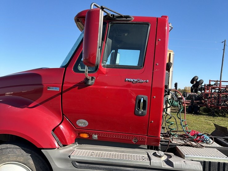2012-international-prostar-image-46