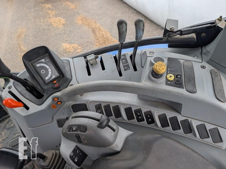 new-holland-t6070-plus-image-18