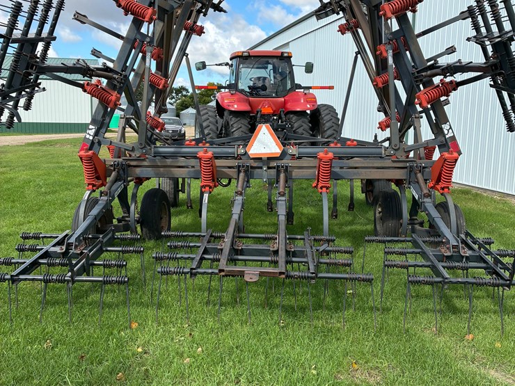 35'-flex-coil-chisel-plow,-floating-hitch,-very-good-harrows-image-3