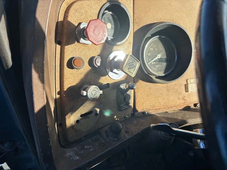 1982-ford-l9000-image-36