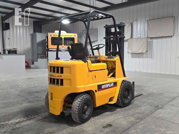 caterpillar-forklift-3681-image-3