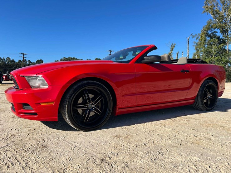 2014-ford-mustang-2-door-coupe-(232,492-miles)-image-3