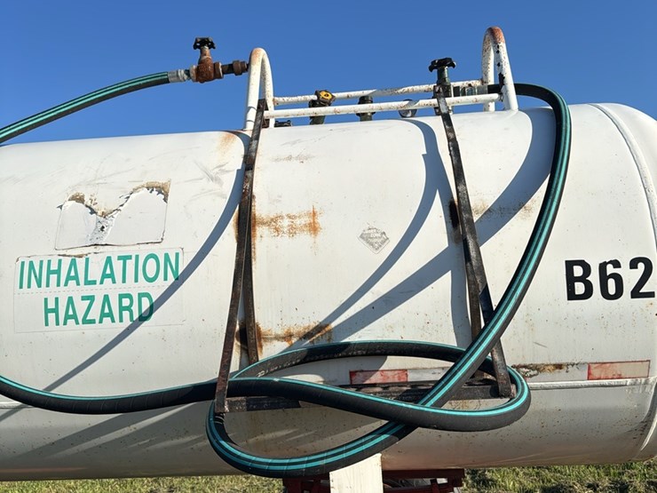 11-2.-1450-gallon-nh3-tank,-14l-16.1-tires-image-15