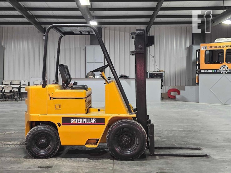 caterpillar-forklift-3681-image-6