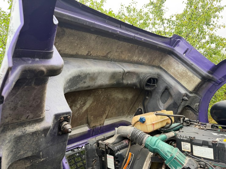 #1662-•-volvo-sleeper-cab-truck-tractor-image-52