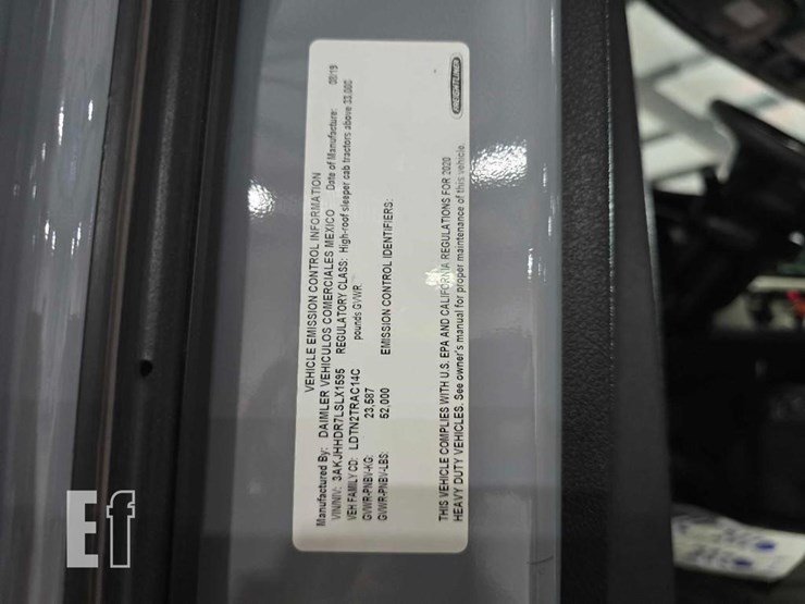 2020-freightliner-cascadia-126-image-35