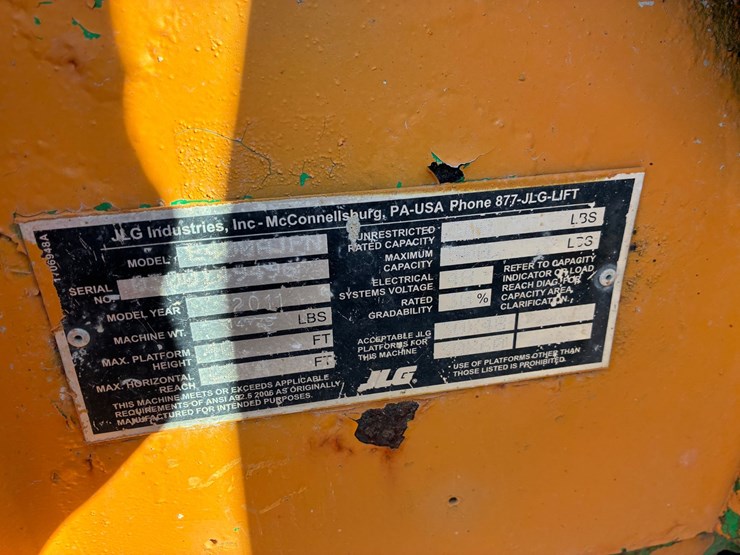 2011-jlg-e400ajpn-image-2