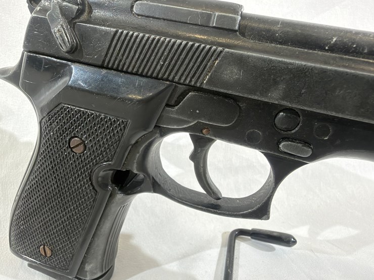 #40139-•-1992-berretta-movie-prop-pistol-image-12