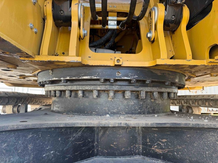 2019-caterpillar-325flcr-image-14