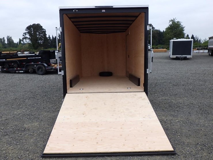 2027-royal-lcht35-7.516v-86-t/a-enclosed-trailer-image-15