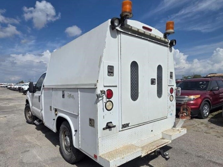 2011-ford-f350-image-4