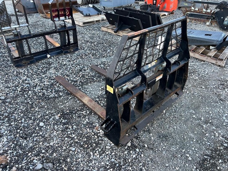 48”-skid-steer-pallet-forks-image-3
