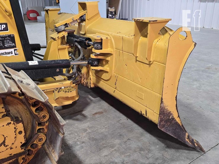 2022-caterpillar-d3-lgp-image-11
