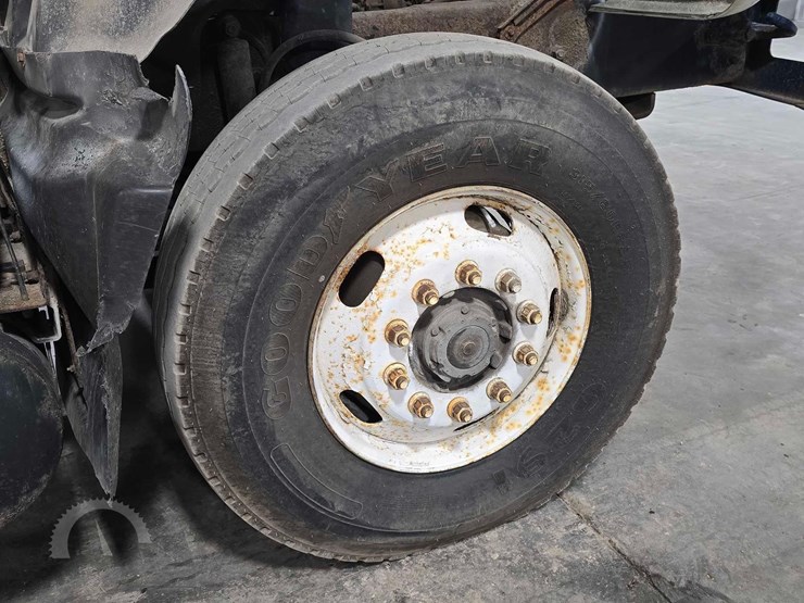 2005-mack-granite-cv713-image-28