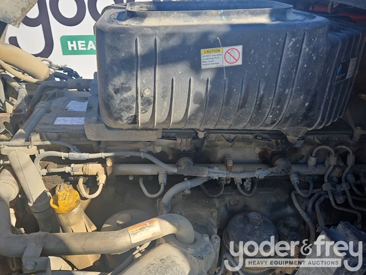 2019-freightliner-122sd-image-31