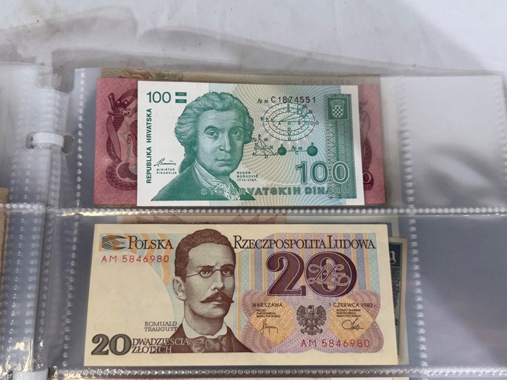 #40307-•-foreign-currency-bank-notes-image-146