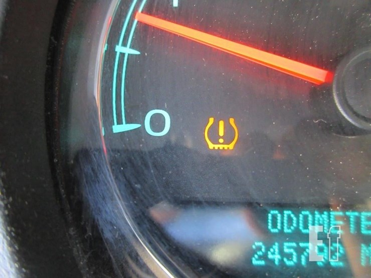 2008-chevrolet-3500-image-13