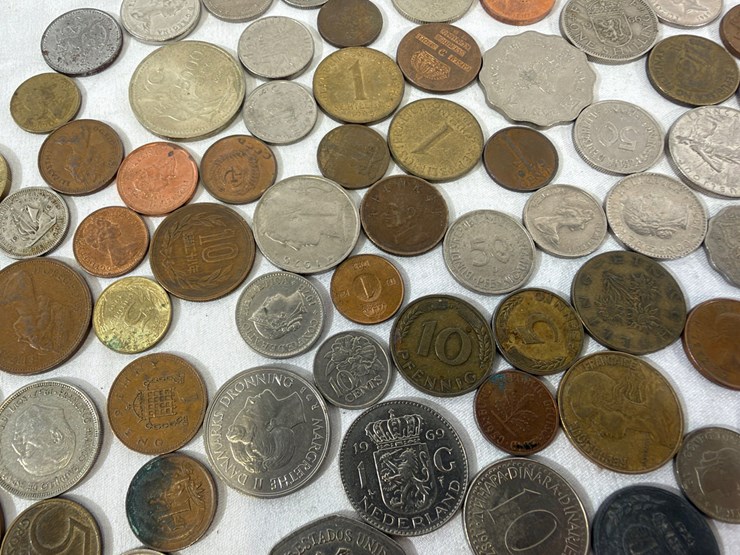 #40136-•-bag-of-misc-foreign-coins-image-12