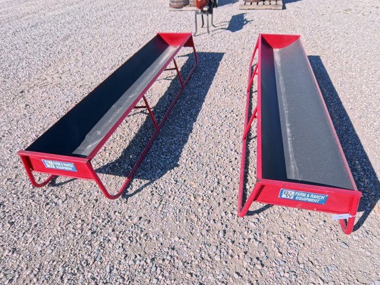 #2008-•-11ft-b&w-feed-bunks-(2-count)-image-1