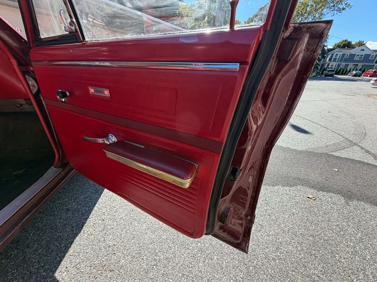 1965-chevrolet-chevelle-300-deluxe-4-door-sedan-(33,434-miles)-image-61