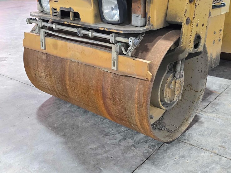 caterpillar-cb24b-image-9